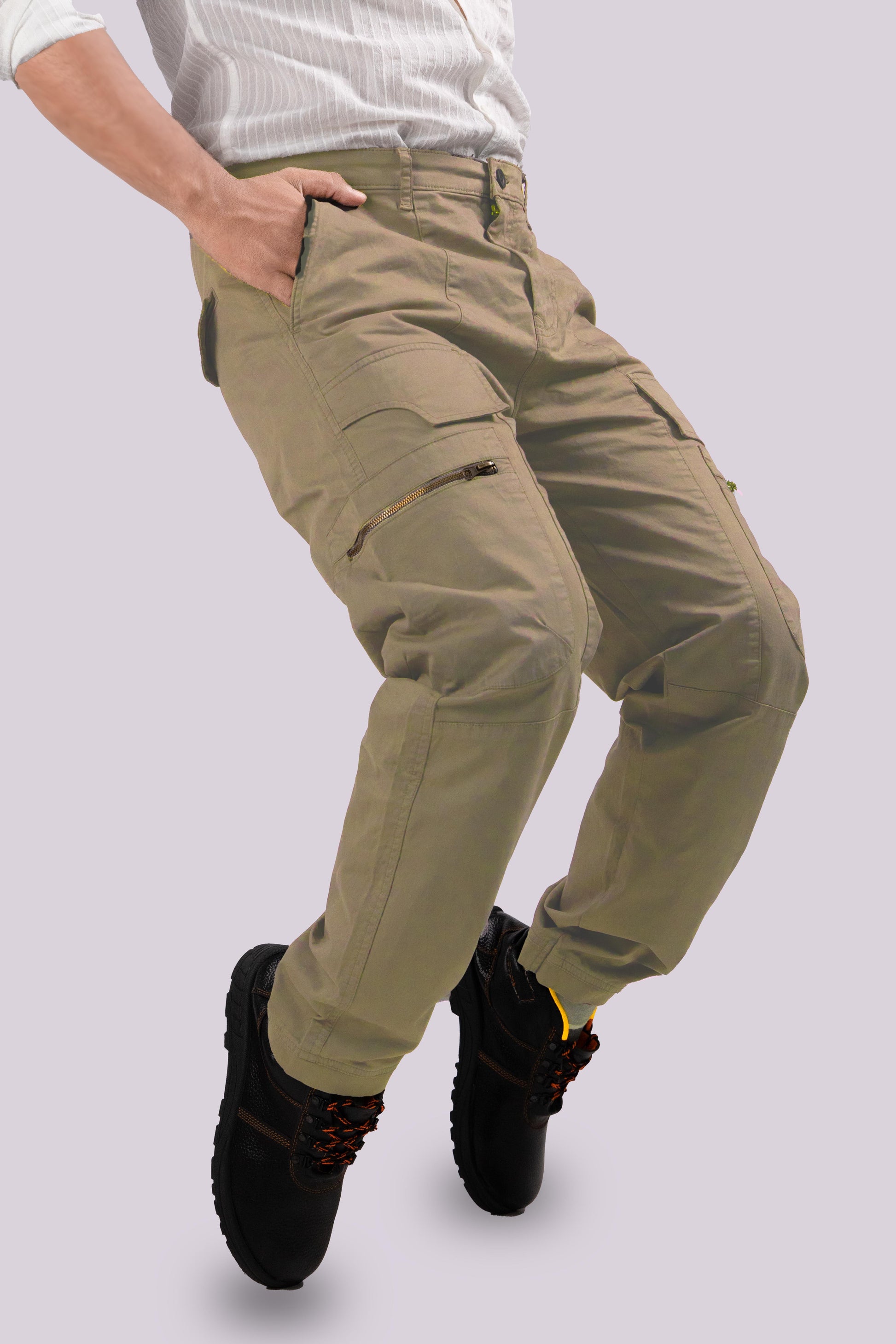 Men's Relaxed-Fit Khaki Cargo Pants