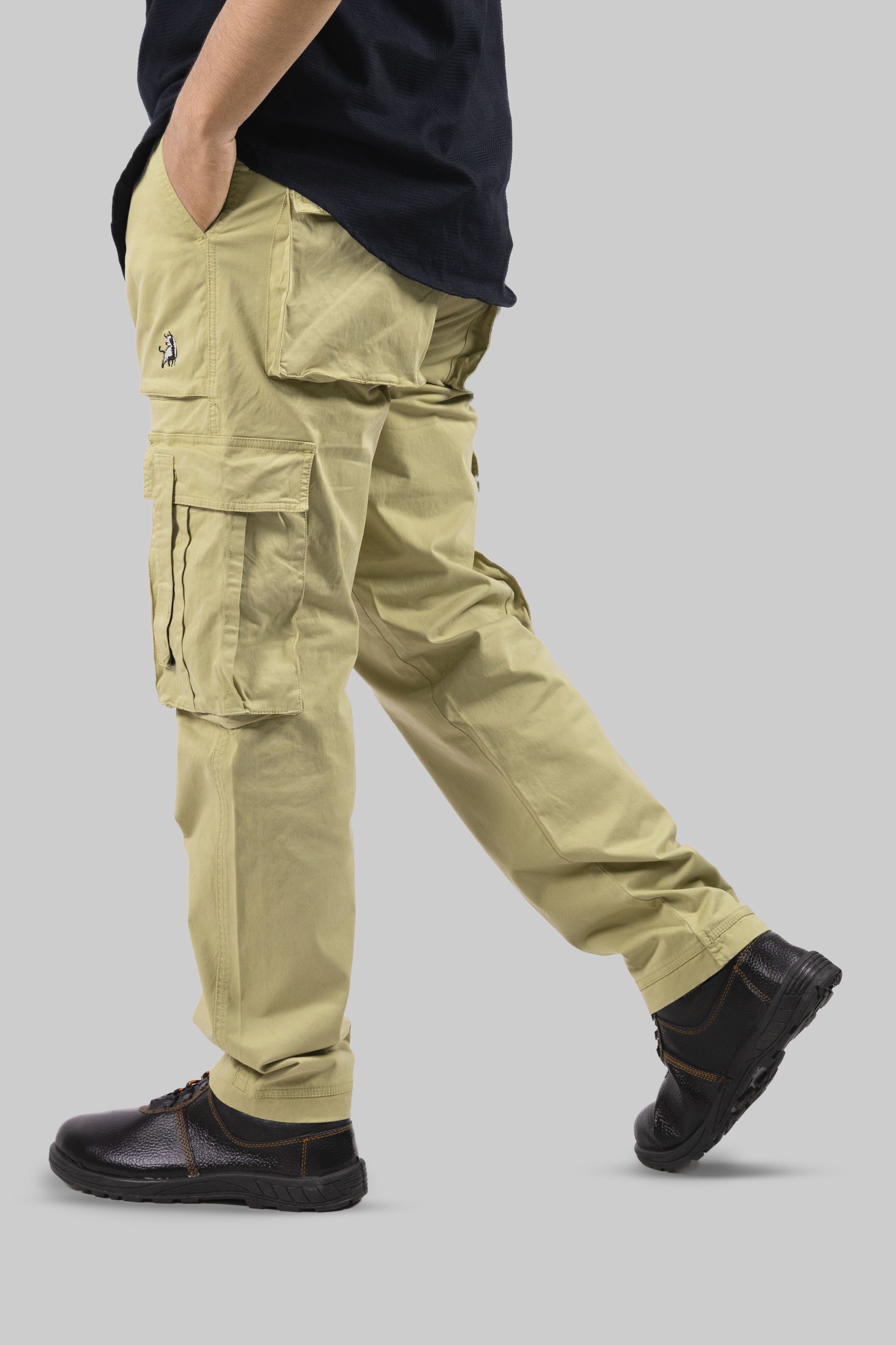 Men's Relaxed-Fit Durable Stretch Khaki Cargo Pants